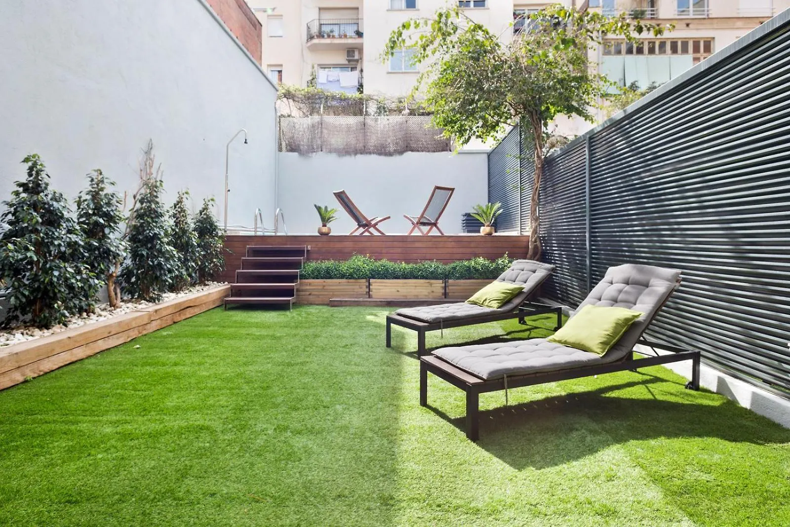 My Space Emirates - Modern Duplex With Private Garden And Swimming Pool Barcelone 0*,