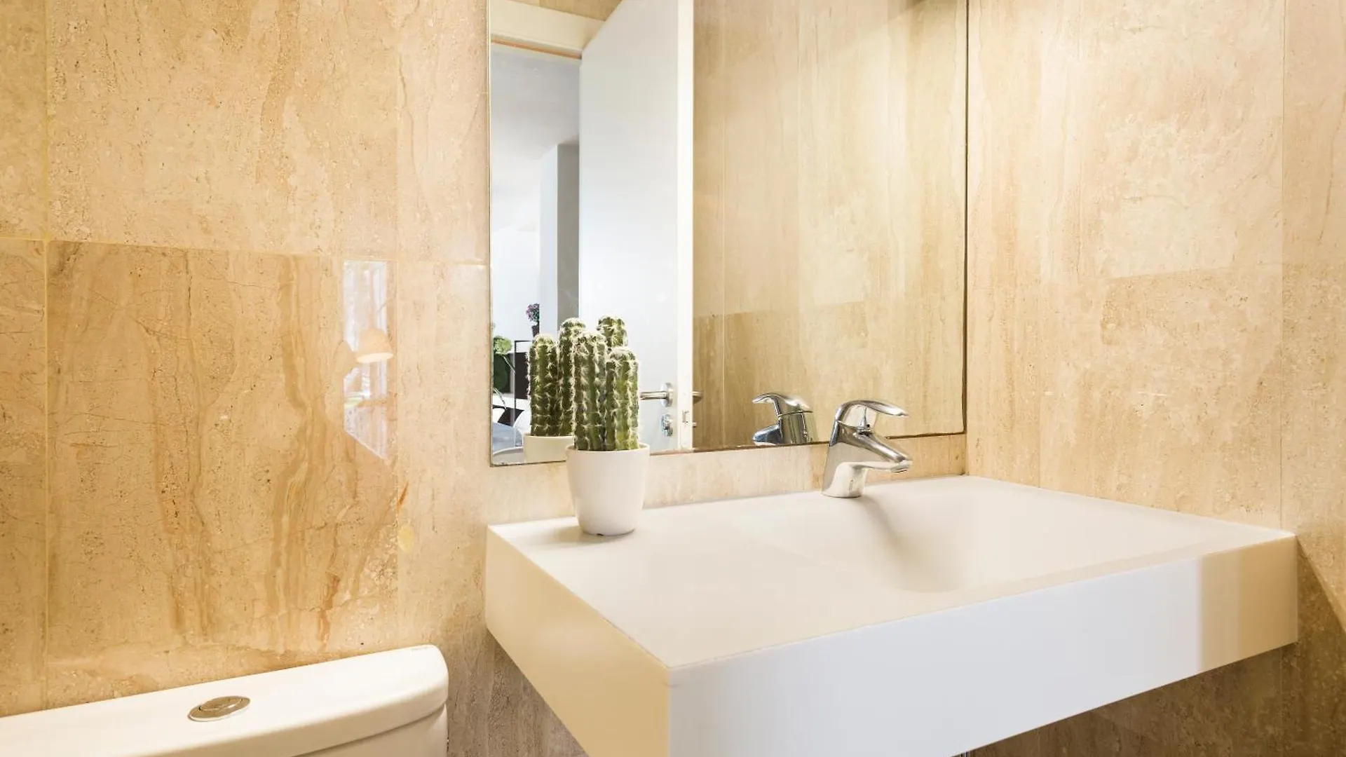 My Space Emirates - Modern Duplex With Private Garden And Swimming Pool Barcelone Appartement