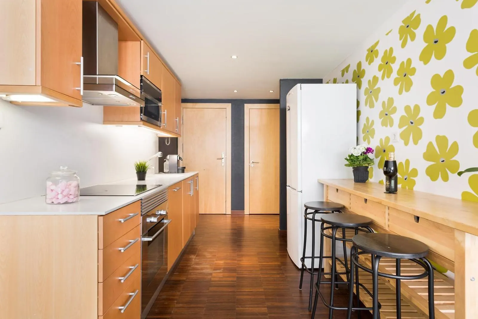 My Space Emirates - Modern Duplex With Private Garden And Swimming Pool Barcelone 0*,  Espagne